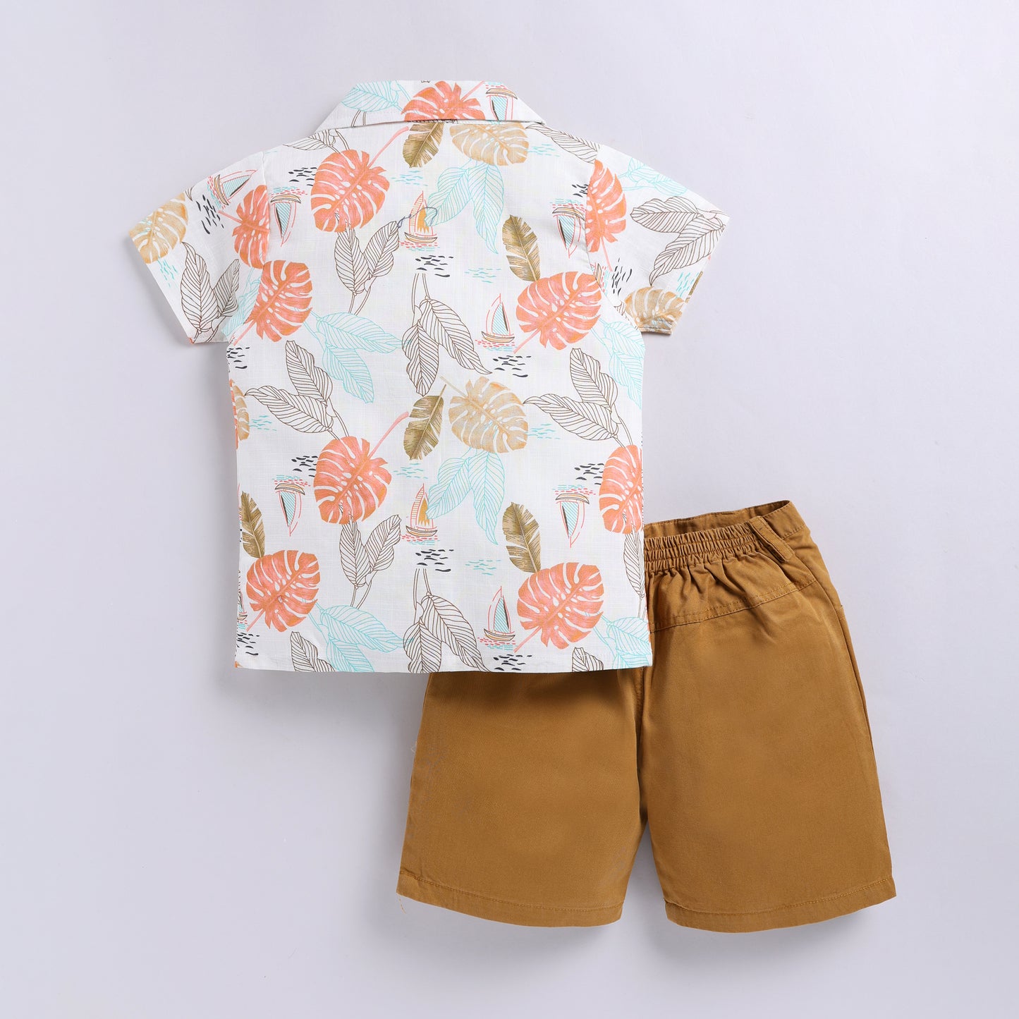 Leaf print shirt with solid shorts